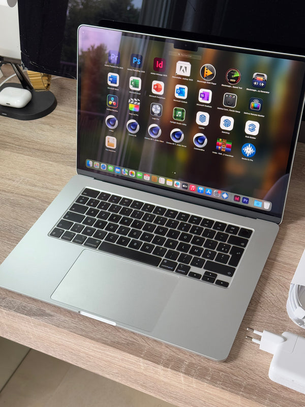 MacBook Air 15 M3 8Go 256Go 10 coeurs 2024