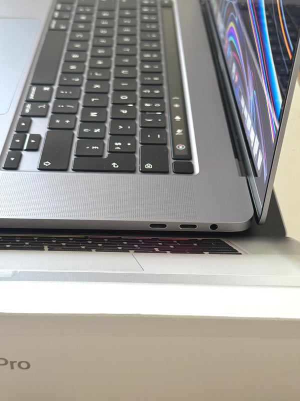 MacBook Pro 16" i9 2.4Ghz 64Go 512Go 2019 AMD 5600M