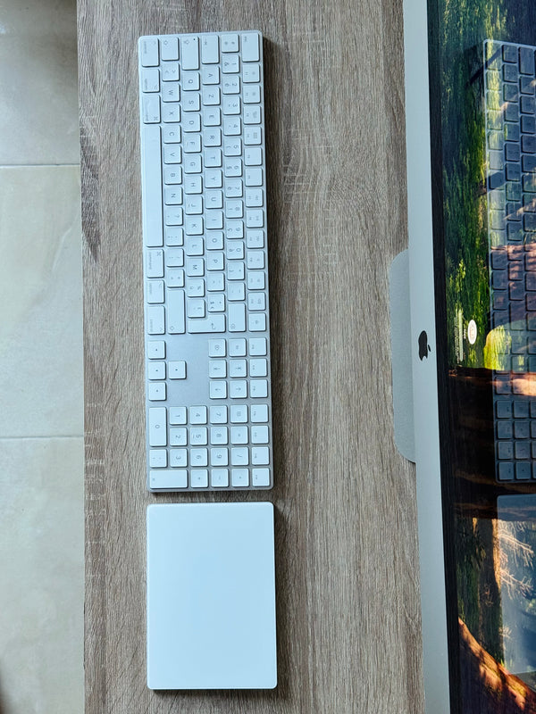 iMac 27'' Retina 5K 2021 i9 64 Go 512 Go SSD 10 coeurs Magic Trackpad