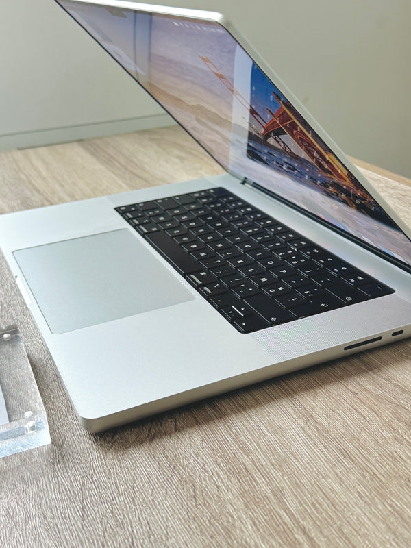 MacBook Pro 16" M1 pro 16Go 512Go 2021