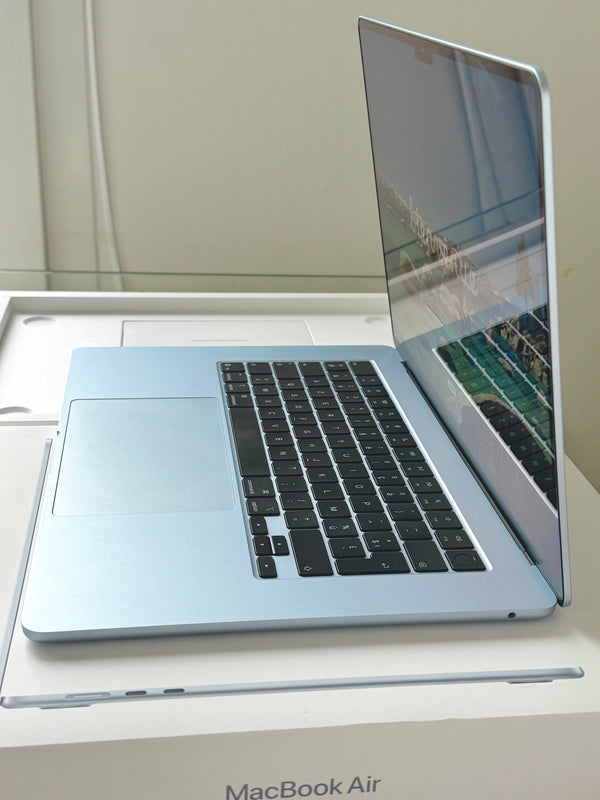 MacBook Air 15" M4 24Go 512Go fin 2025 Applecare+ 2028
