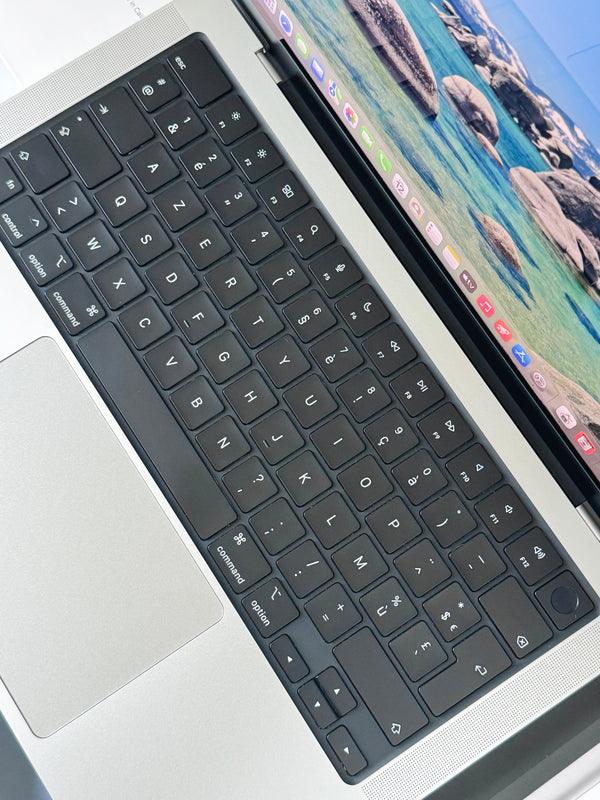 MacBook Pro 14'' M4 16Go 1To 2025 Noir Applecare+ 2028