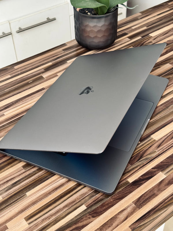 MacBook Pro 16" 2.3 GHZ i9 32Go 1To SSD 8 coeurs
