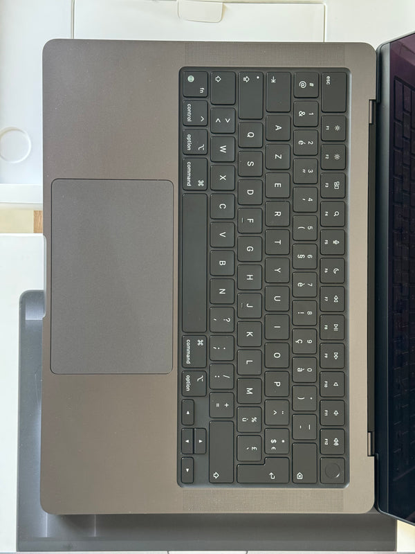 MacBook Pro 14" M3 PRO 36Go 512Go 18 coeurs Noir sideral