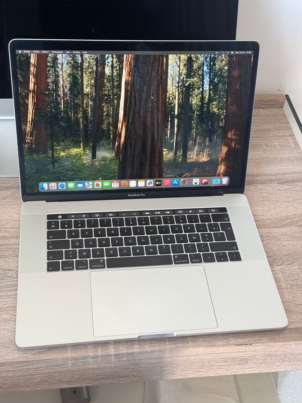 MacBook Pro 15" 2018 i7 8th Gen 2.6 Ghz 16Go 512Go
