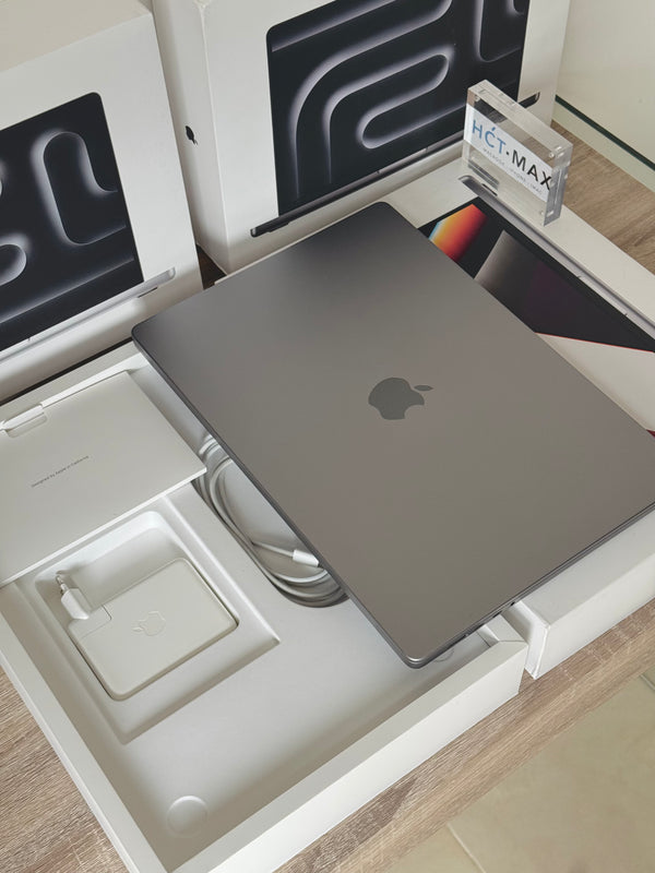 MacBook Pro 16' M1 MAX 64Go 8To Sideral