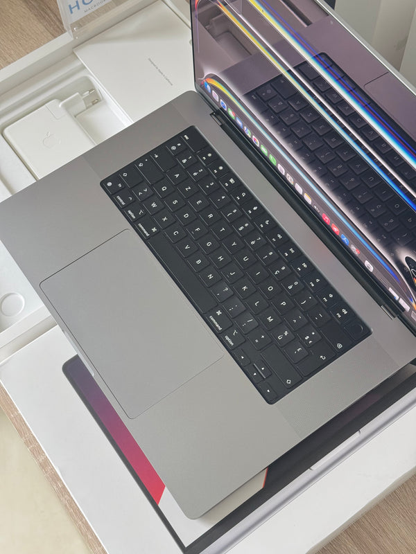 MacBook Pro 16' M1 MAX 64Go 8To Sideral