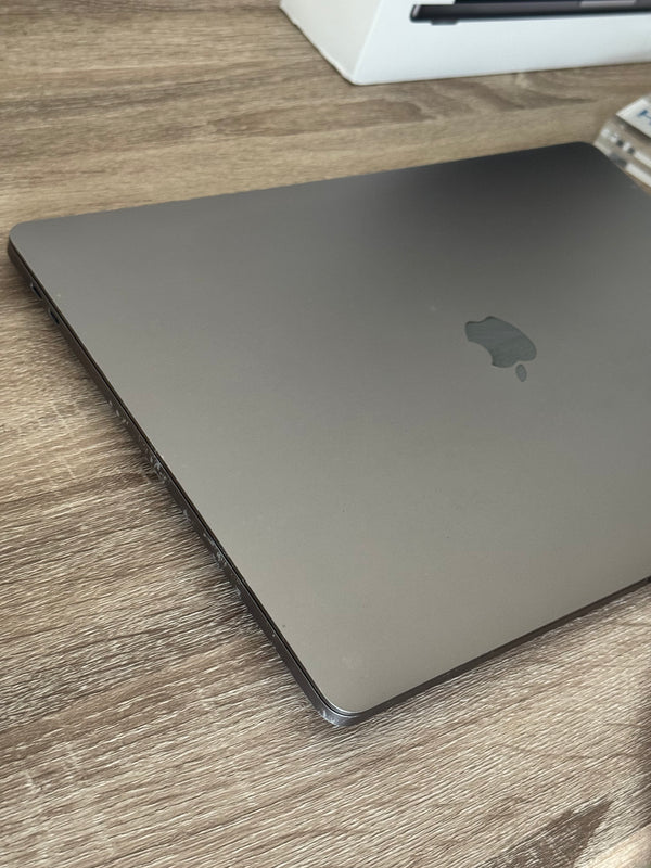 MacBook Pro 16" i9 2.4Ghz 64Go 1To AMD 8Go 2019