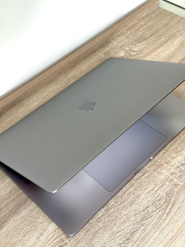MacBook Pro 16'' i9 2.4 64Go 1To 2019