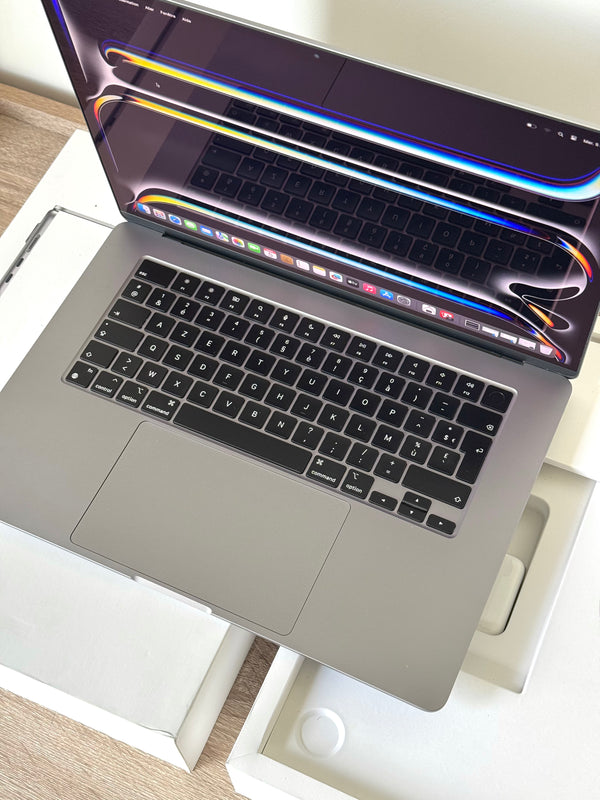 MacBook Air 15" M3 16Go 512Go 10 coeurs 2024