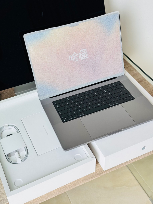 Macbook Pro NEUF 16'' 2022 M1 Pro 16g 512g