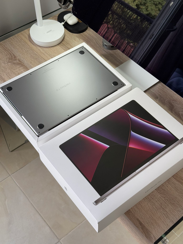 MacBook 16'' 2023 M2 MAX 32Go 1To 38 coeurs