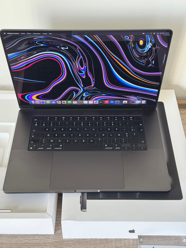 MacBook Pro 16'' M3 PRO 18Go 2To 18 coeurs 2024