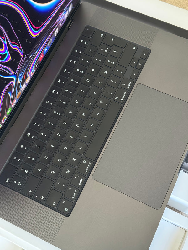MacBook Pro 16" M3 PRO 18Go 512Go 2024 18 coeurs