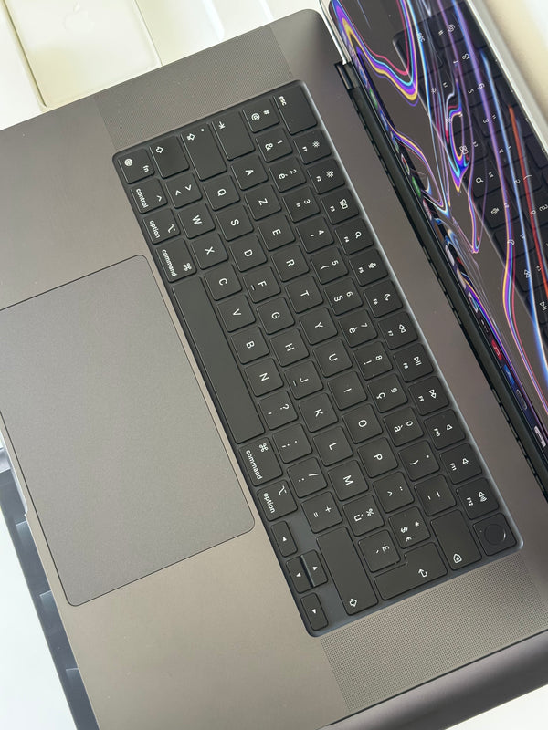 MacBook Pro 16'' M3 PRO 18Go 2To 18 coeurs 2024