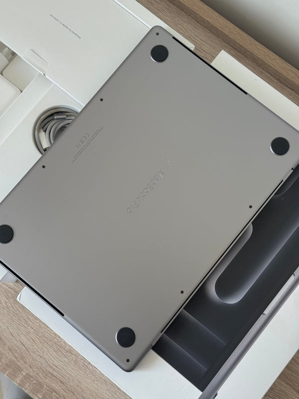 MacBook Pro 14" M3 24Go 512Go 2024