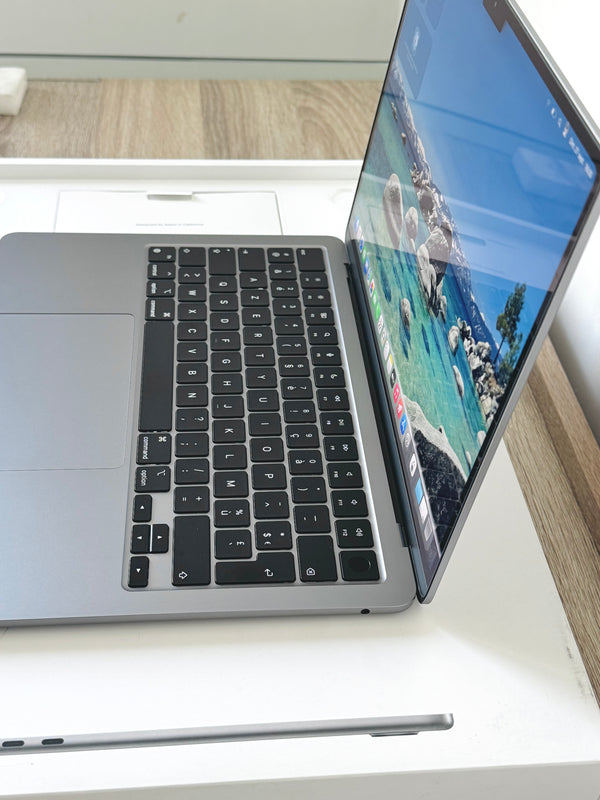 MacBook Air 13" M2 8Go 256Go 2024