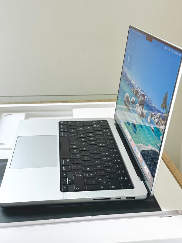 MacBook Pro 14'' M4 16Go 1To 2025 Noir Applecare+ 2028