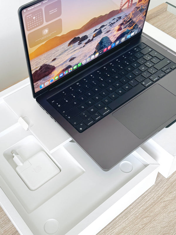 MacBook Pro 14" M3 PRO 36Go 512Go Noir sideral