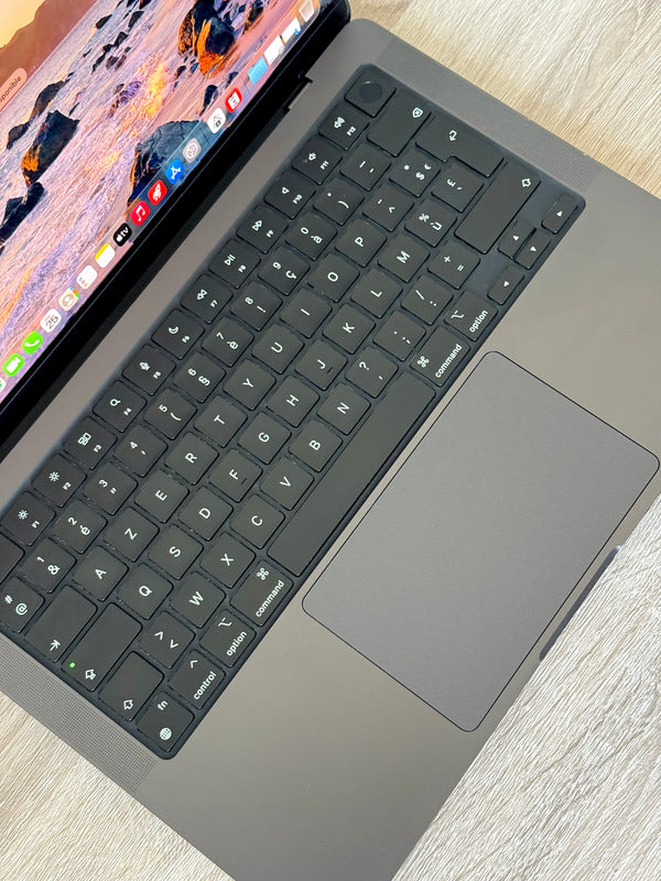 MacBook Pro 14'' M4 16Go 512Go 2025 Noir