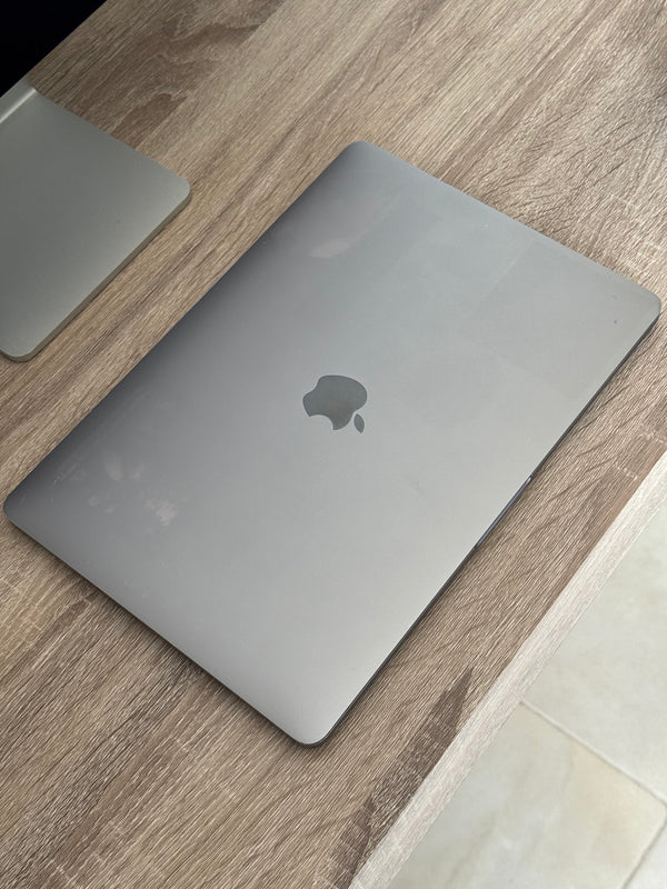 MacBook Pro 13'' M1 2020 16Go 512Go Gris Sideral