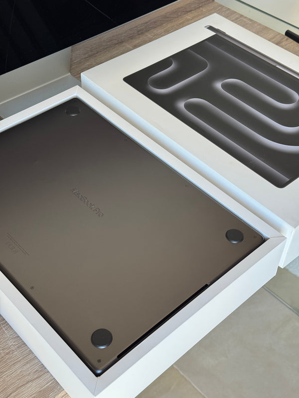 MacBook Pro 16'' 2024 M4 PRO 20 coeurs 14 coeurs 24Go 512Go