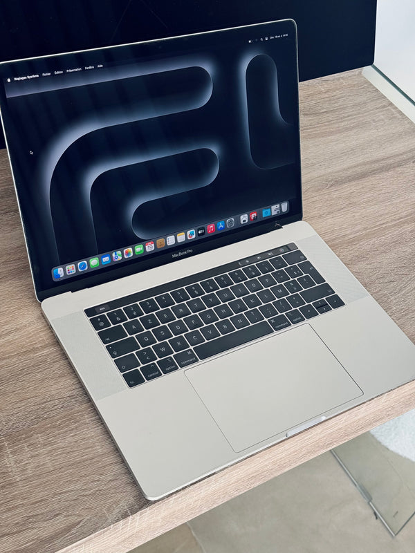 MacBook Pro 15" 2018 i7 8th Gen 2.6 Ghz 16Go 512Go
