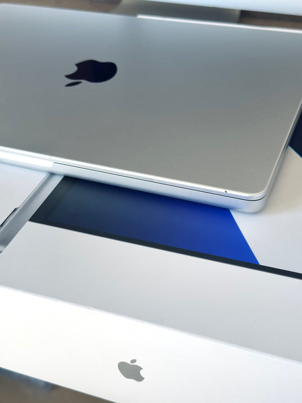 MacBook Pro 14'' M1 Max 64Go 8To 2021 32 coeurs