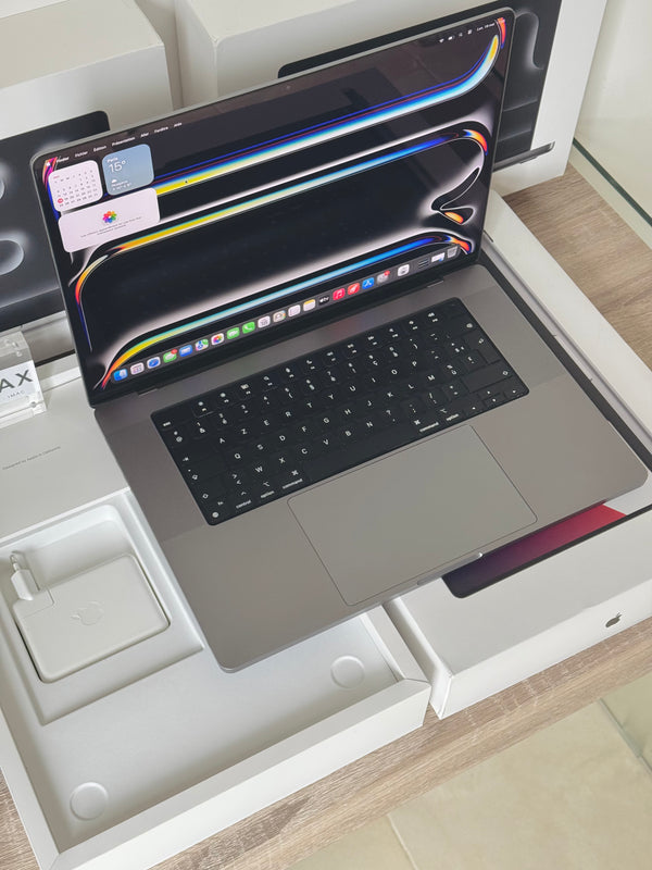 MacBook Pro 16' M1 MAX 64Go 8To Sideral
