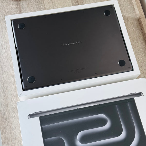 MacBook Pro 14" M3 PRO 36Go 512Go Noir sideral