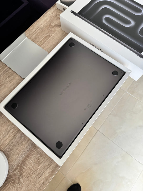 MacBook Pro 14" M3 Max 36Go 1To 2023Noir sideral