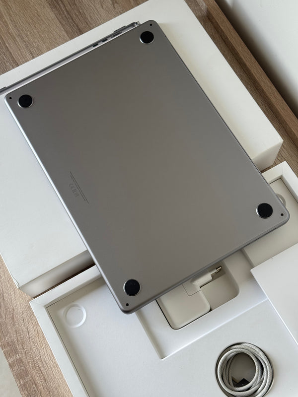 MacBook Air 15" M3 16Go 512Go 10 coeurs 2024
